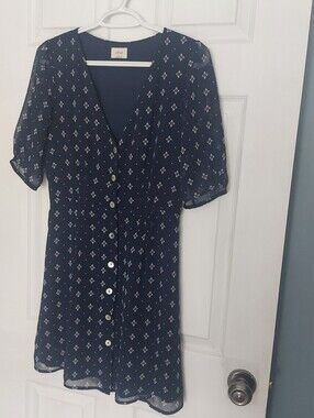 Aritizia Wilfred Navy Diamond-Print Button Front Short Sleeve Top